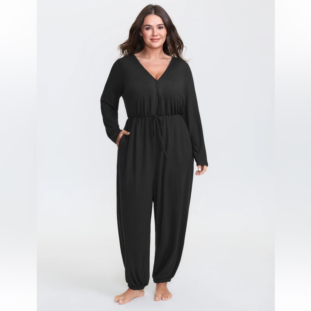 BloomChic Heathered Red Women's Jumpsuit - Picture 10 of 13